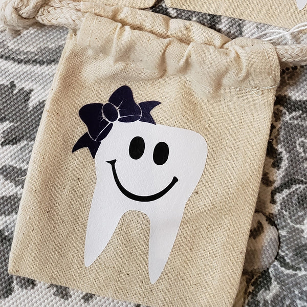 Girl Tooth Fairy Pouch, Smiling Tooth Keepsake, Customizable Hair Bow, Cotton Muslin Bag