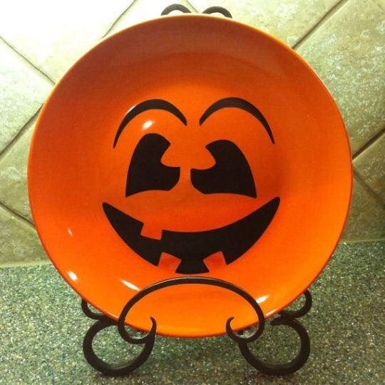 Small pumpkin face art vinyl decal, 1 decal- you choose face [H5]